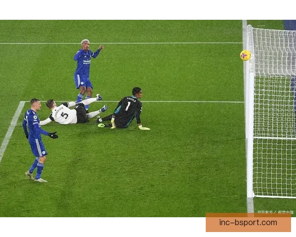 因莫比莱追平意甲单赛季进球纪录书写射手传奇拉齐奥锋霸再创历史新篇