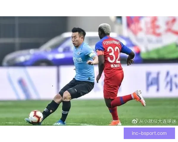 阿图尔重返佛罗伦萨中场核心位置状态全面回升 阿图尔重返佛罗伦萨中场核心位置状态全面回升